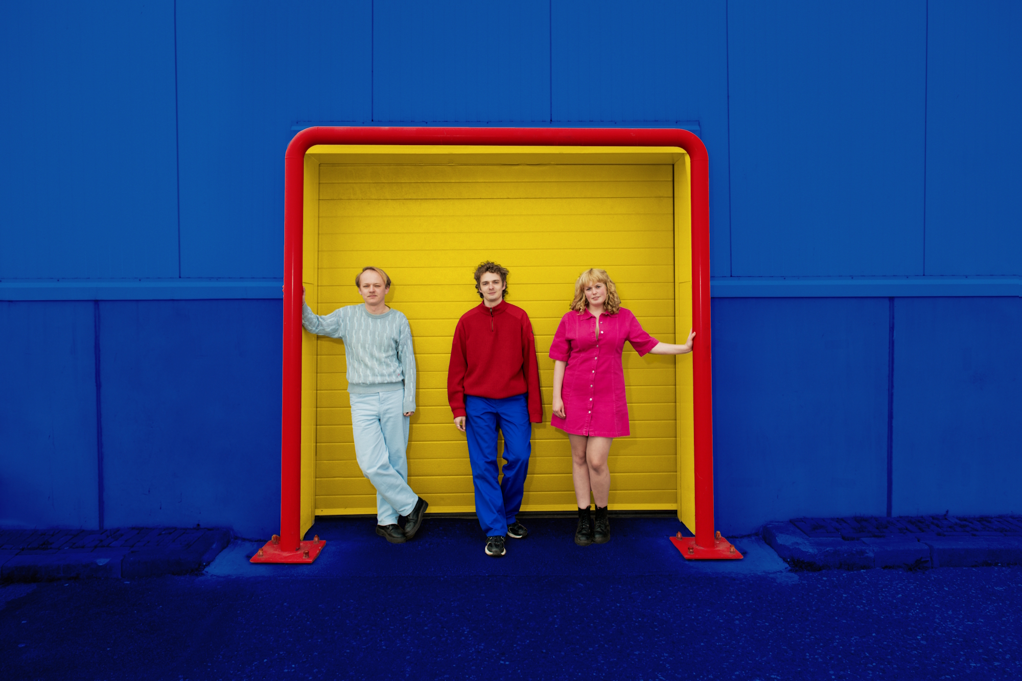 Dutch Indie Band Pip Blom Talk About Their New Electro Direction for Their Upcoming Album “Bobbie,” Working with Franz Ferdinand’s Alex Kapranos on the Lead Single, the Departure of Longtime Drummer Gini Cameron, and Returning to Ireland