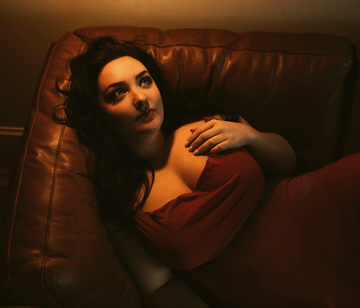The Bostonian Musician Casey McQuillen Discusses Her Recent Single “Better Than This,” Her Irish Heritage, Her Upcoming Dublin Date, Getting Her Irish Citizenship, and Her Recent Tours with Loreen and Anastacia.