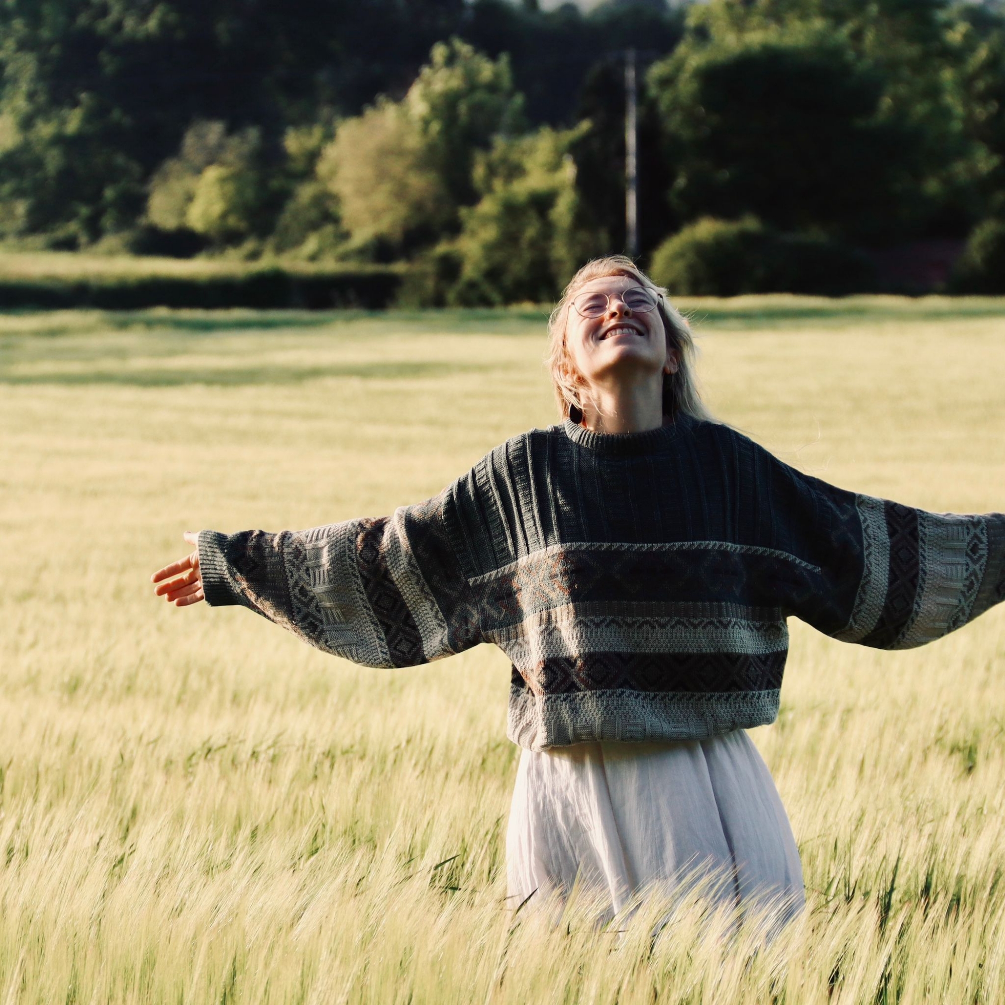 The Laois Singer-Songwriter Just Alice Talks to Us About Her Career, Her Latest Single “good thing.” and Its Success, and Her Future Plans