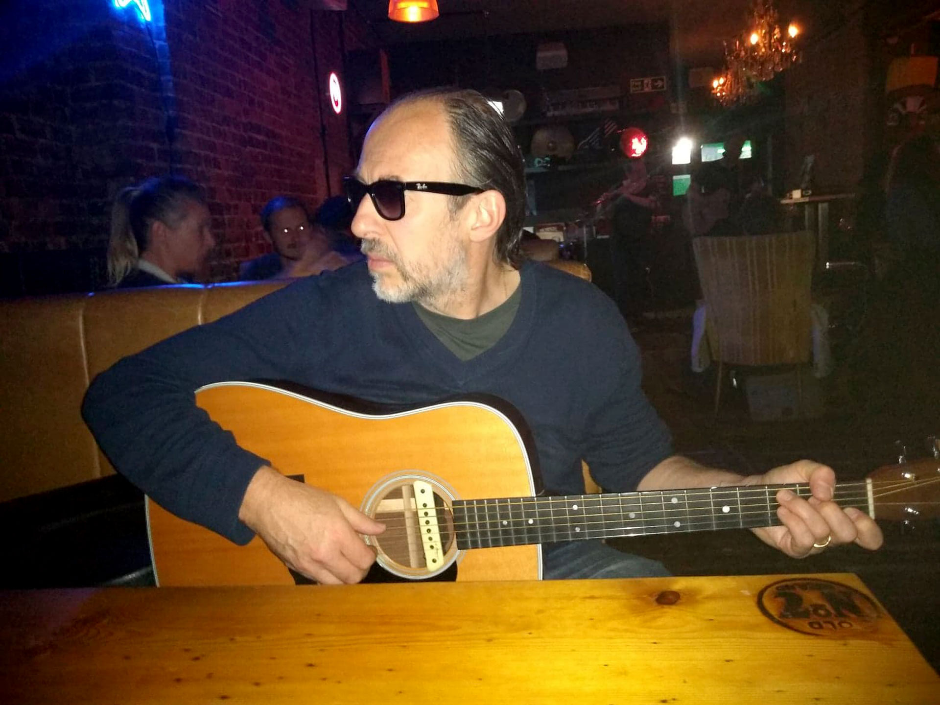 On the Podcast: The Seasoned British Singer-Songwriter Simon Bromide Discusses His Thirty-Year Career, What Keeps Him Motivated, What to Expect from His New Album “Forest Mountain Forest,” and Much More